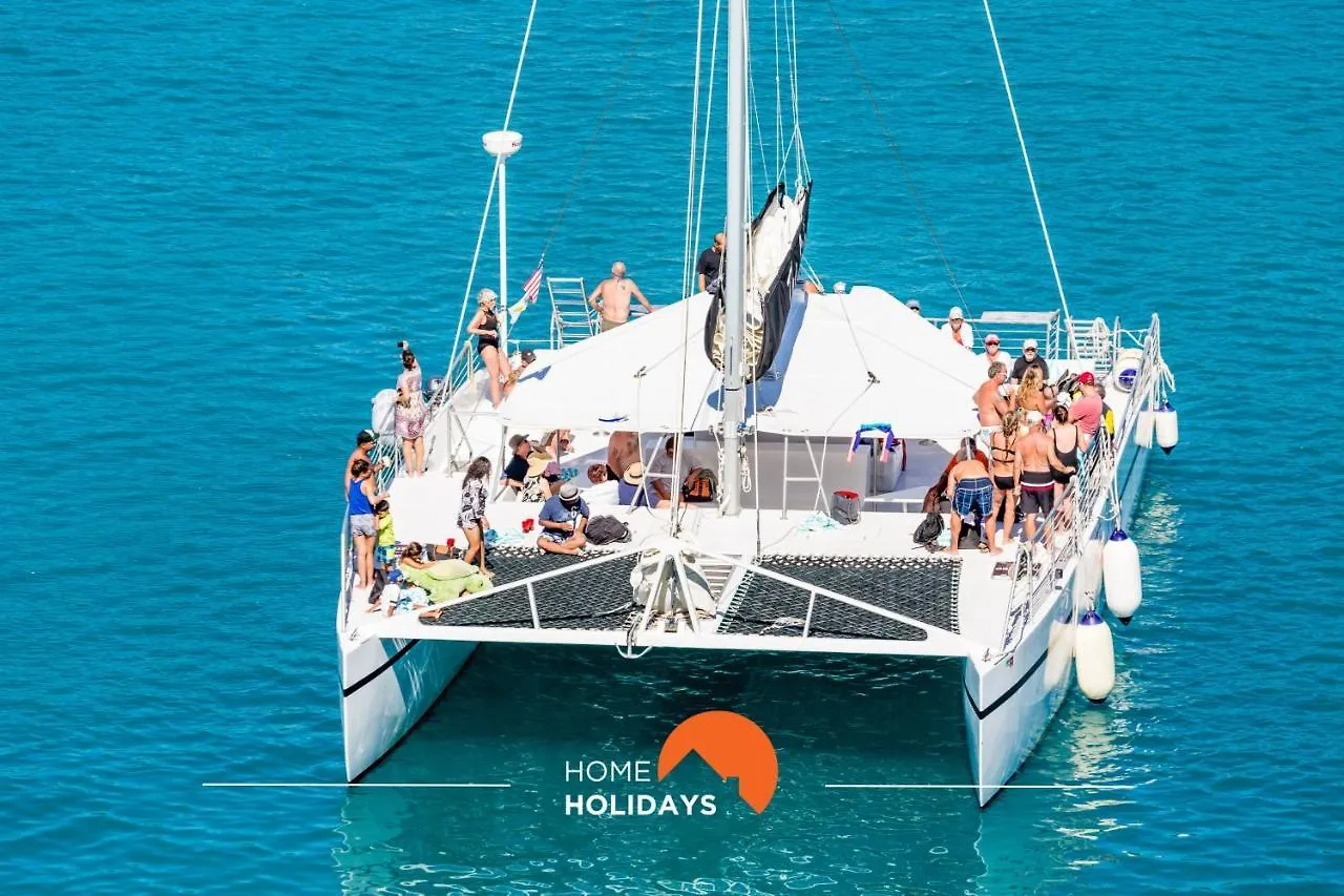 #006 Foxy D By Home Holidays contacts